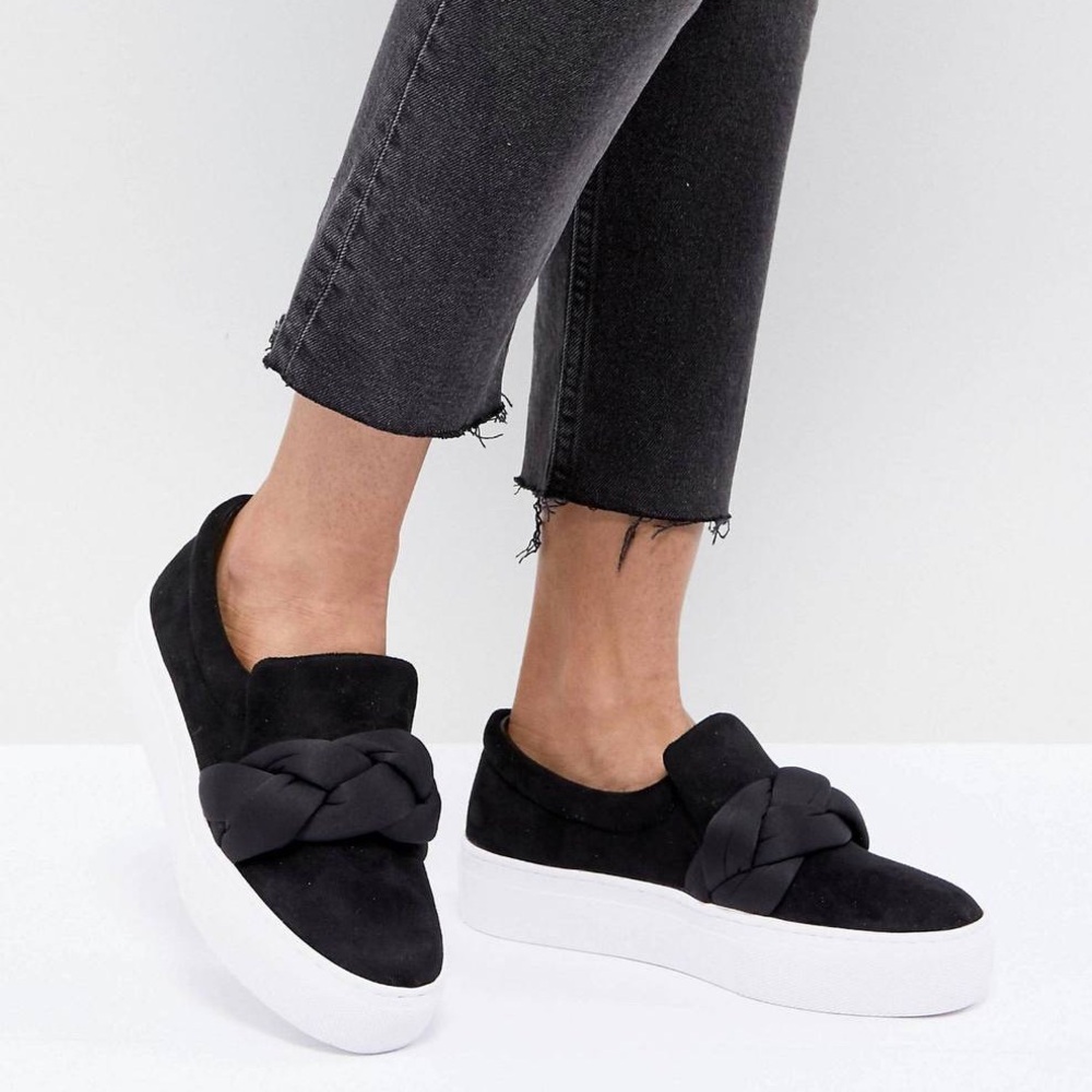 Black Slip-On Braided Sneakers with White Platform Soles — EU 39